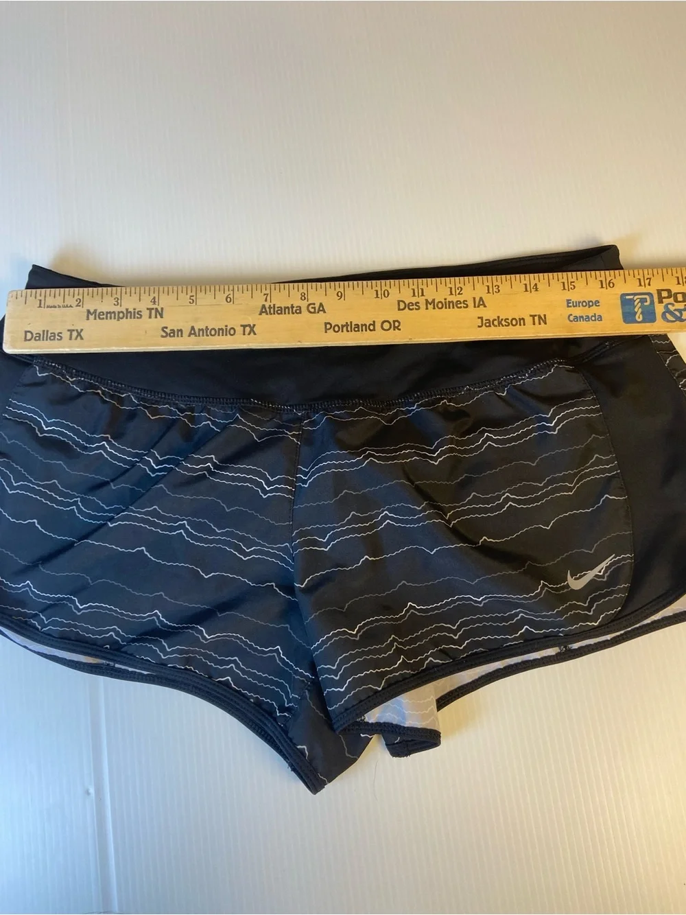 Nike Dri-FIT Running Shorts Women’s Large Black Gray Abstract Print
